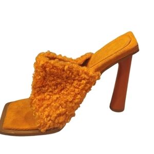 Lemonade Looped Bouclé Textured Mule Heels– Size 7